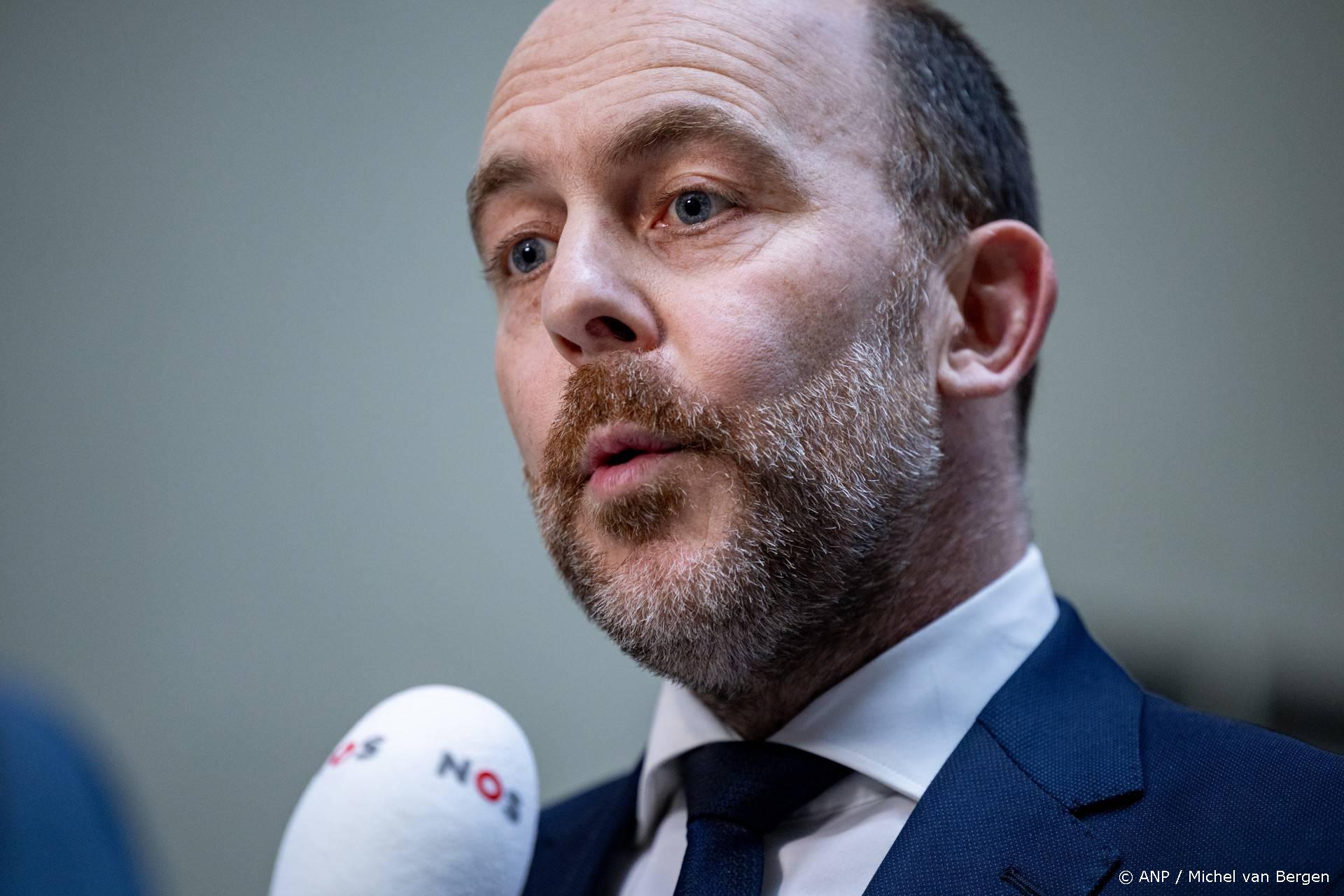 Asielminister ontbiedt 10 gemeenten vanwege spreidingswet