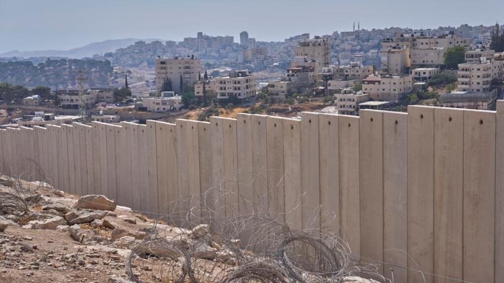France and European allies press Israel to abandon West Bank settlement plan