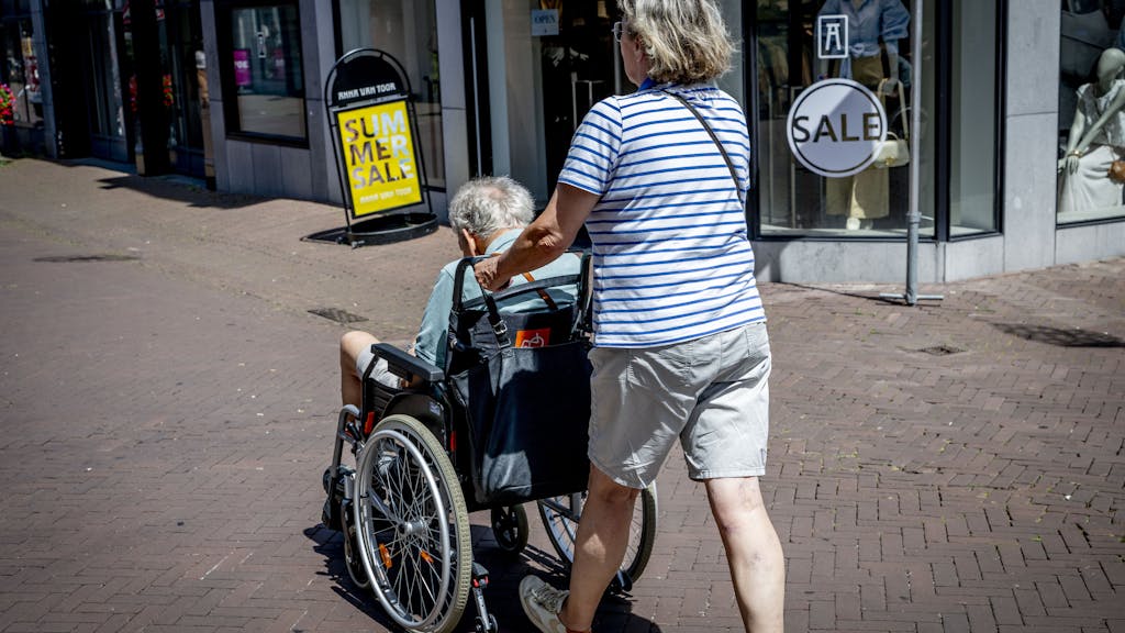 SCP en VU: werkende mantelzorgers vast in ‘onmogelijke spagaat’