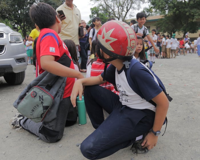 At least five dead as Philippines rocked by 7.6-magnitude earthquake