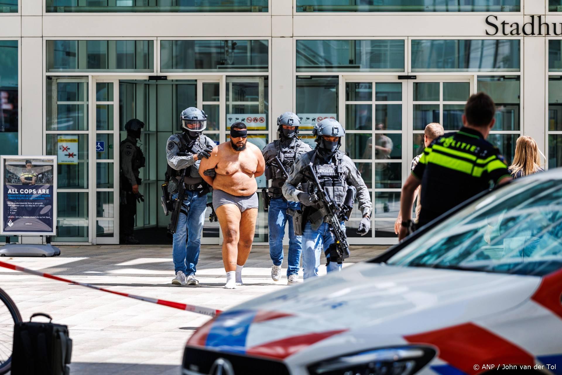 28-jarige Hagenaar aangehouden na bommelding stadhuis