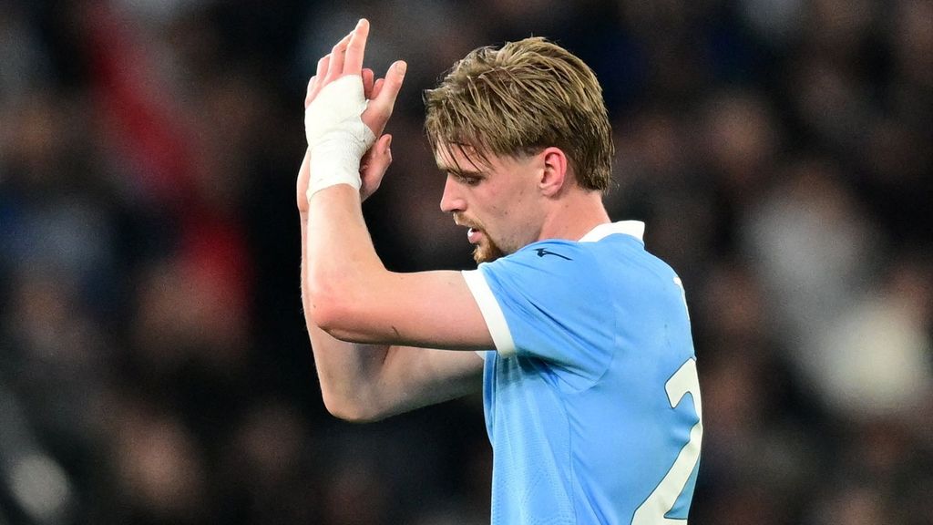 Lazio-fans onderbreken boycot en vieren zege op Milan, Malen trefzeker voor Roma