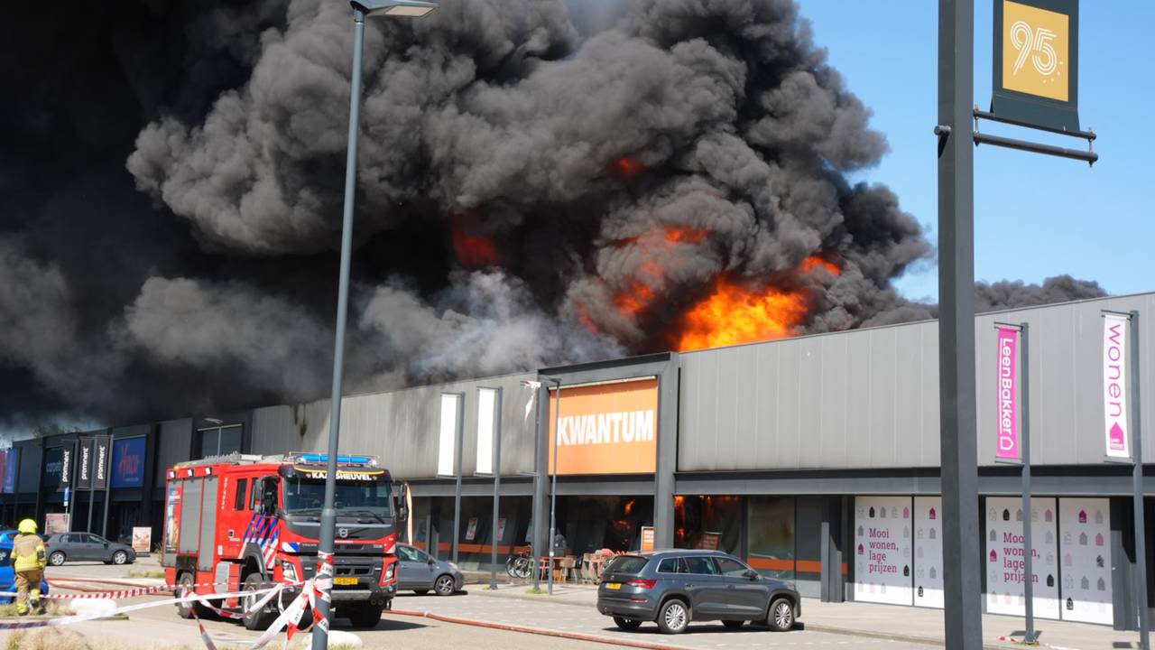 Brand die deel van woonboulevard in de as legde begon na kortsluiting