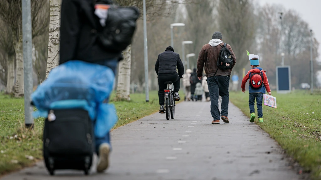 Opvanglocatie Ter Apel te druk, kwetsbare asielzoekers krijgen voorrang