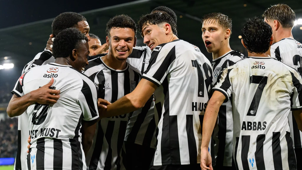 Heracles Almelo imponeert weer in eerste divisie en pakt eerste periodetitel
