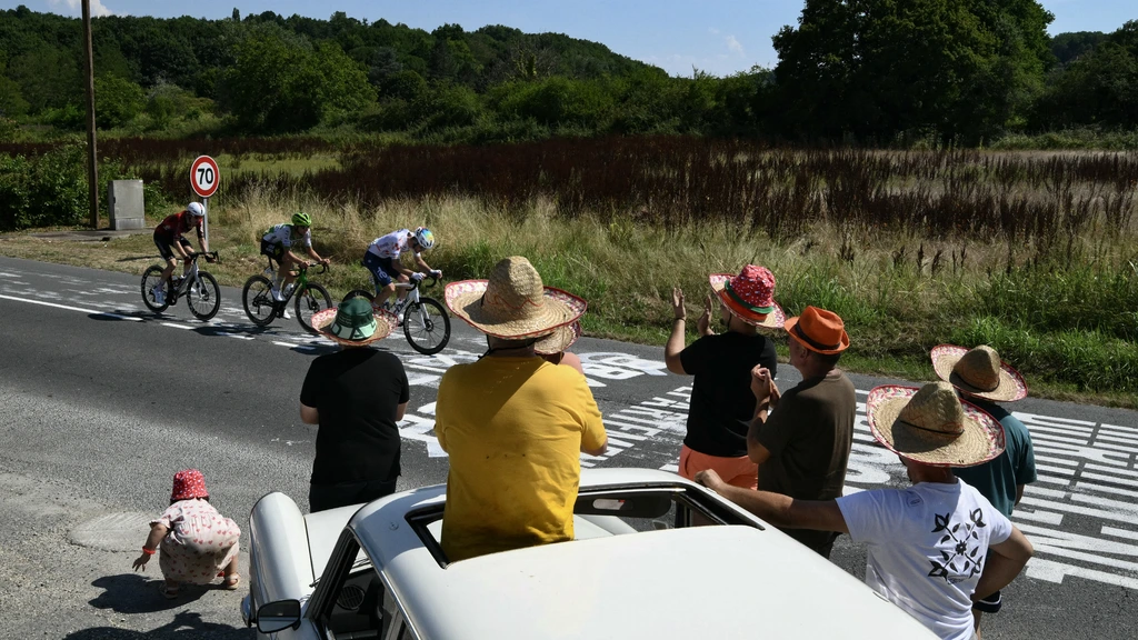 Negende etappe van Tour de France ingekort vanwege extreme hitte