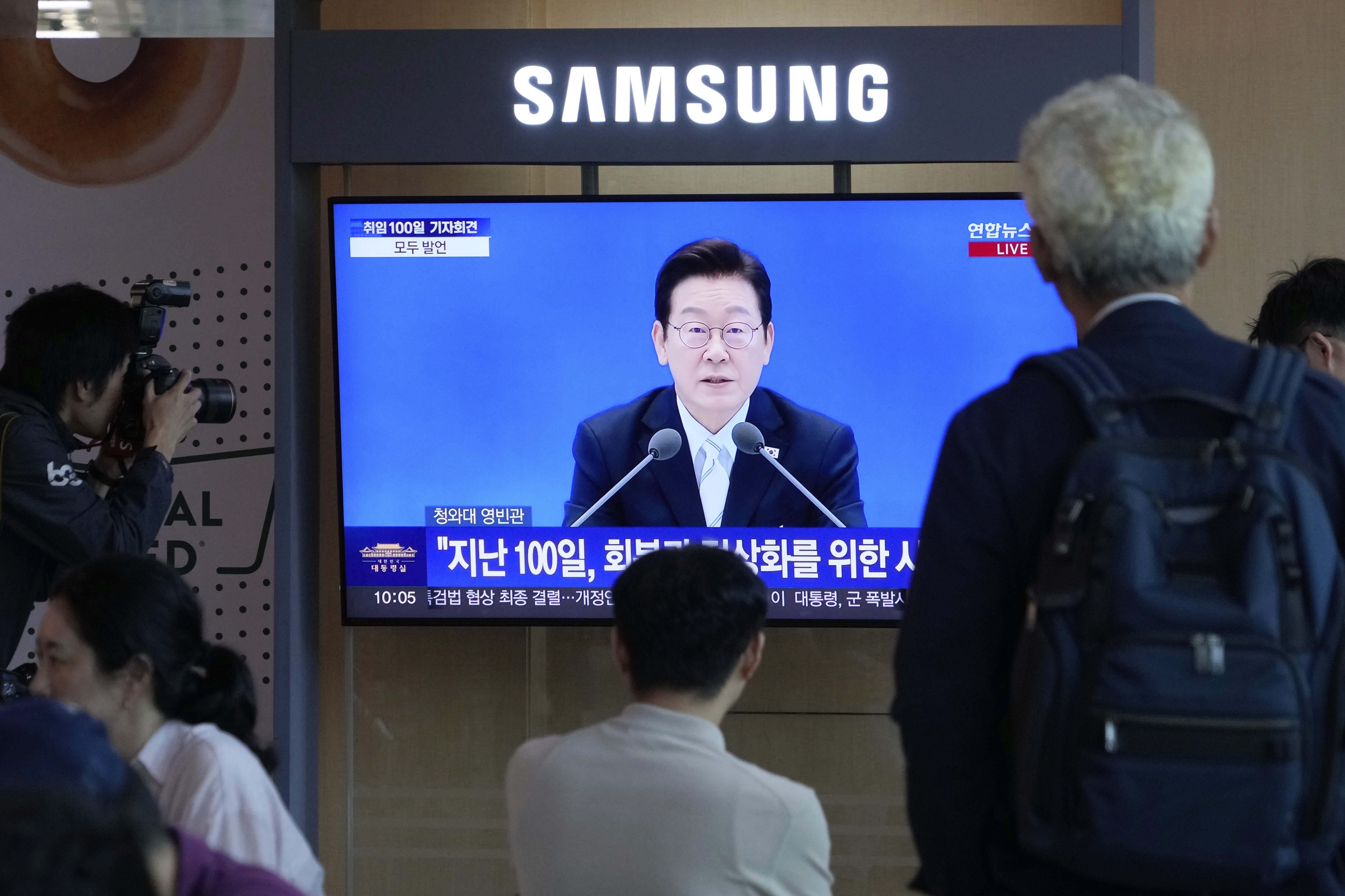 South Koreans arrested in U.S. immigration raid being sent home