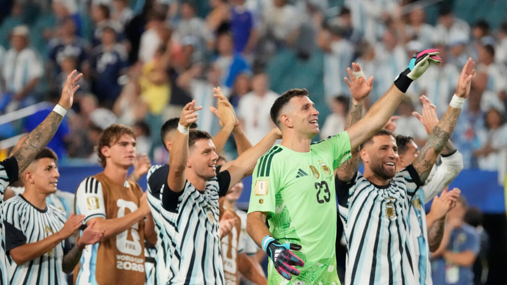 Messi on target as Argentina squeak past gallant Cape Verde to reach last 16