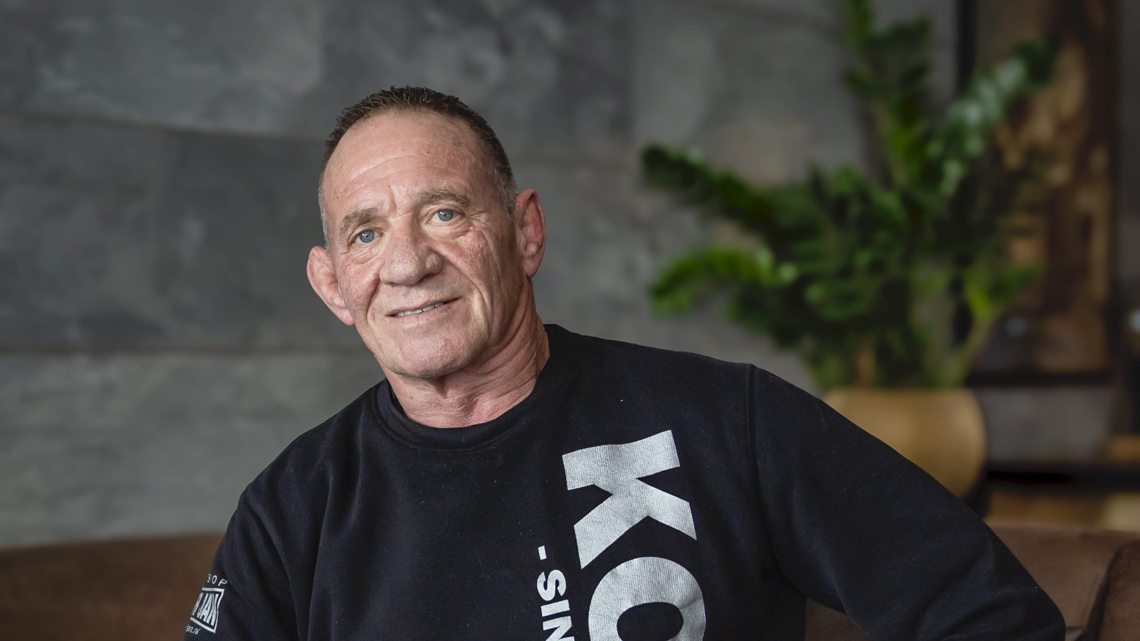 Vechtsporticoon Bert Kops (63) probeert draad op te pakken na gitzwarte periode: ’Ik schaamde mij zelfs rot voor mijn eigen vrouw’