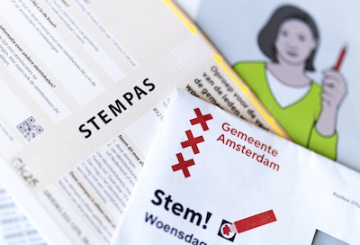 Gemeenten worstelen met verkiezingspost: geen stempassen bezorgd, juist twee of in een verkeerde envelop