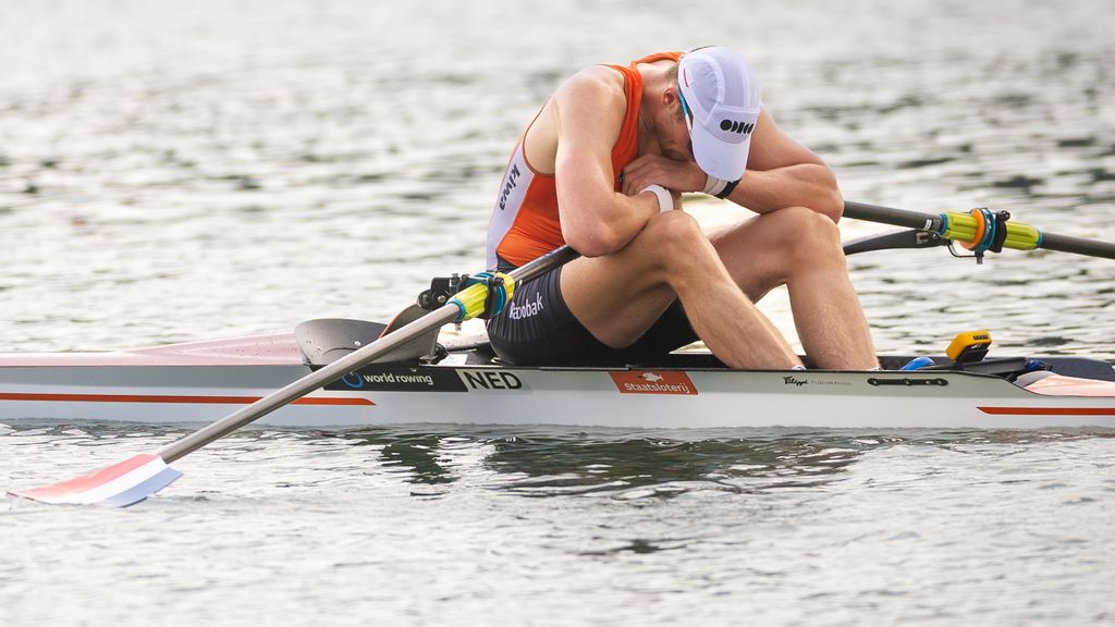 Skiffeur Van Dorp naast podium op WK roeien, wel Oranje-zilver op gemengd nummer