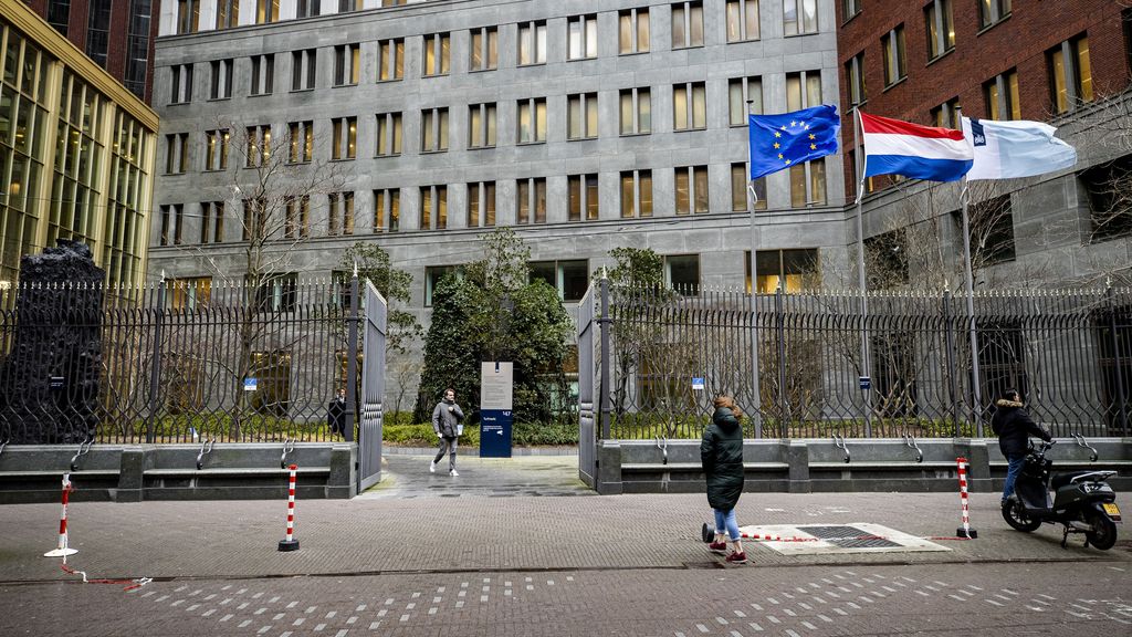 Succesvolle ddos-aanvallen op overheid, advies aan deel ambtenaren: 'Werk niet thuis'