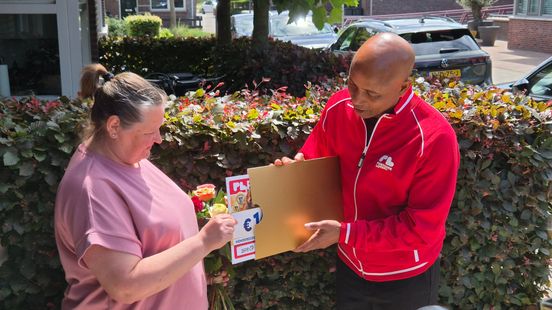 Straatprijs van Postcode Loterij valt in hofje: 'Dacht aan een slagroomtaart'