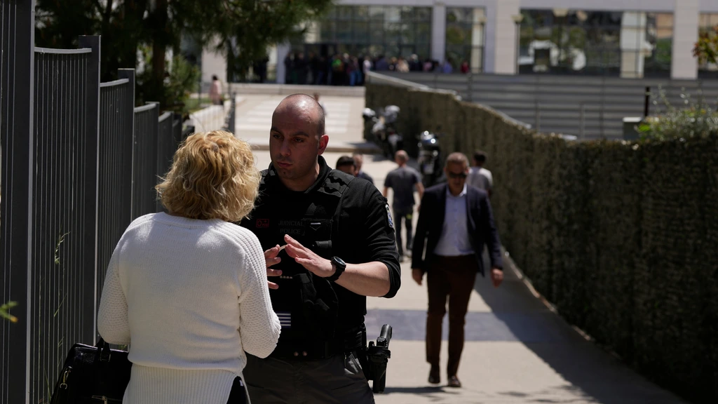 Politie zoekt 89-jarige dader van schietpartijen in Griekenland