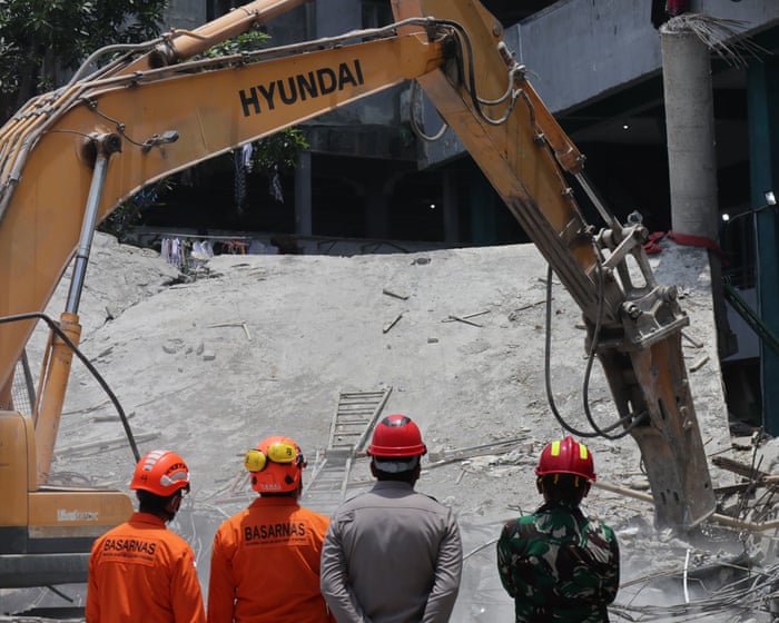 Indonesia school collapse: search for victims ends as 67 confirmed dead