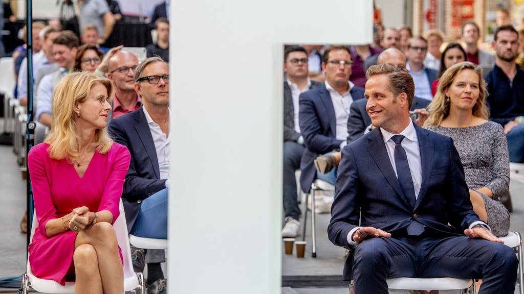 Keijzer, De Jonge en Maurice de Hond verhoord door coronacommissie; getuigen bedreigd