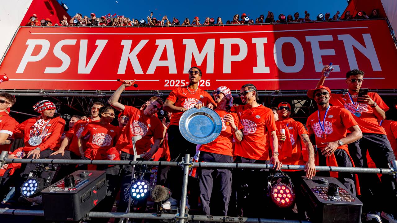 Selectie PSV gaat voor topper tegen Ajax naar Ibiza, even op vakantie