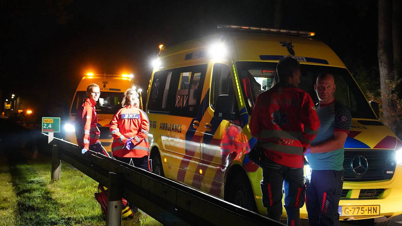 Vrouw zwaargewond bij ongeluk, auto waarschijnlijk weggereden