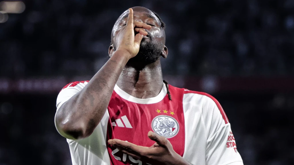 Ajax pakt Conference League-ticket na doelpuntrijke zege op FC Sion