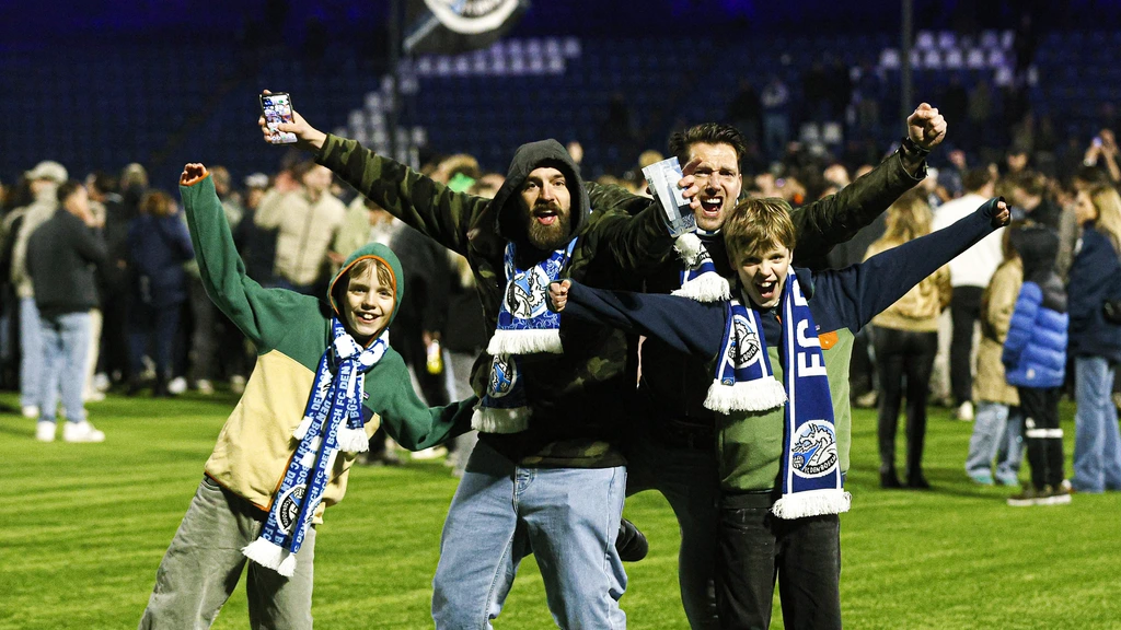 Vreemde avond voor FC Den Bosch, waar fans juichten voor ADO: 'Niks laten lopen'