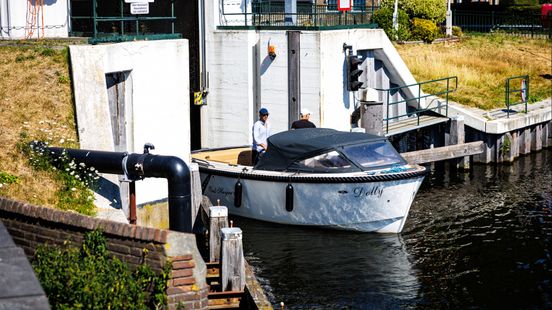 Nieuwe maatregelen tegen watertekort: sproeiverbod en sluizen dicht