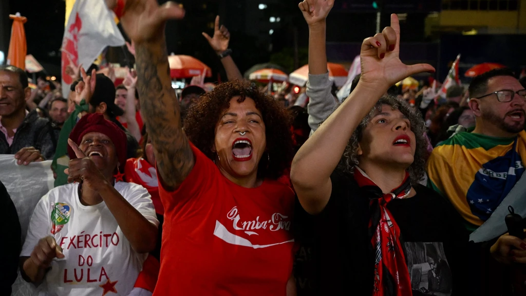 Lula wint verkiezingen in Brazilië, Bolsonaro erkent zijn verlies niet