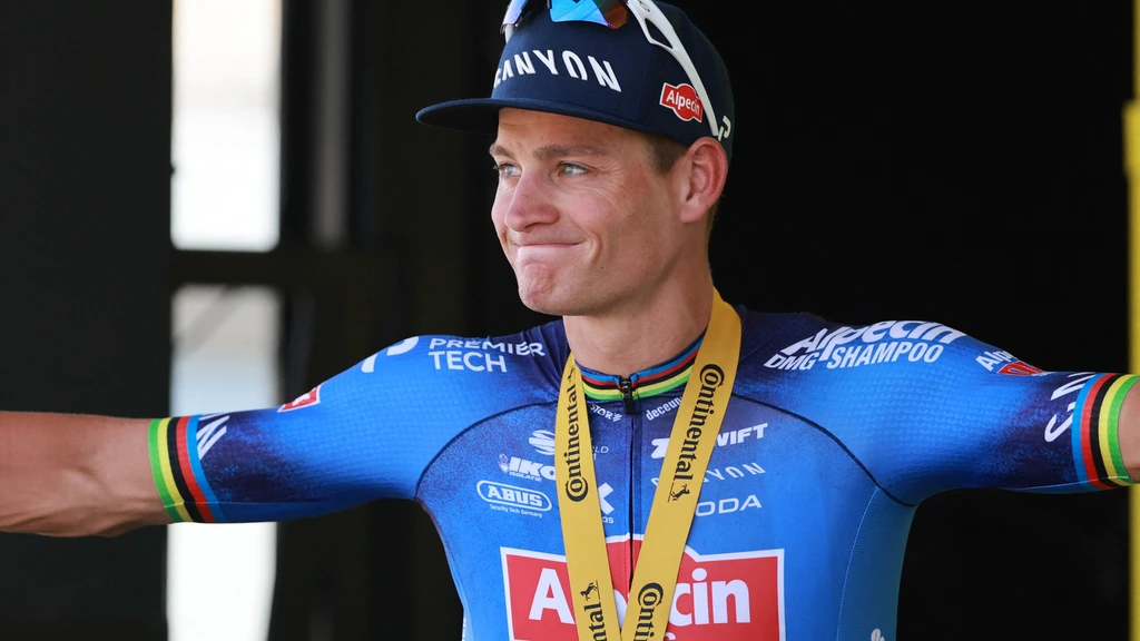 Van der Poel overwint heuvels en hitte: 'Misschien de lastigste rit die ik ooit won'