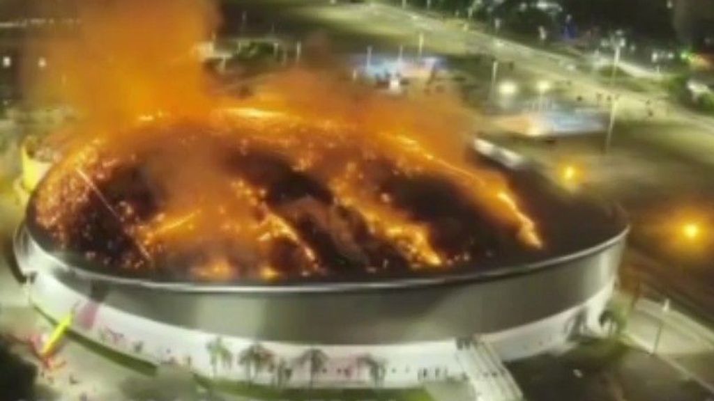 Grote brand op dak olympische wielerbaan Rio de Janeiro