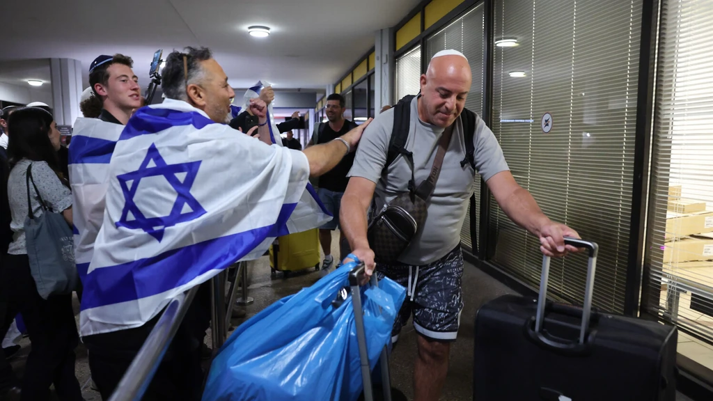 Israëlische Flydubai-passagiers geland in Tel Aviv: 'Door een wonder gered'