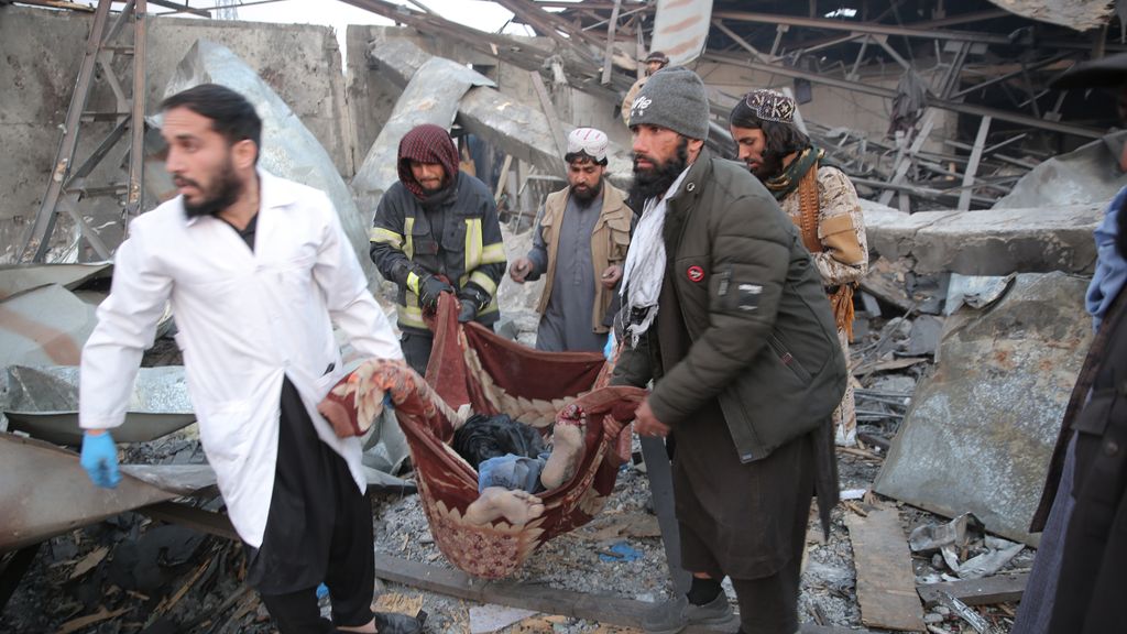 Mogelijk honderden doden bij Pakistaanse aanval op ziekenhuis in Kabul