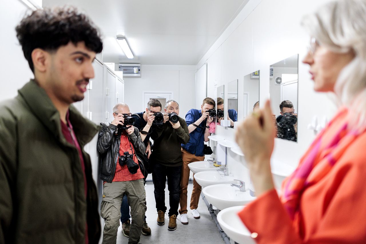 Asielgezinnen halsoverkop overgeplaatst naar gemeenten, die vrezen voor ‘onveilige situaties’