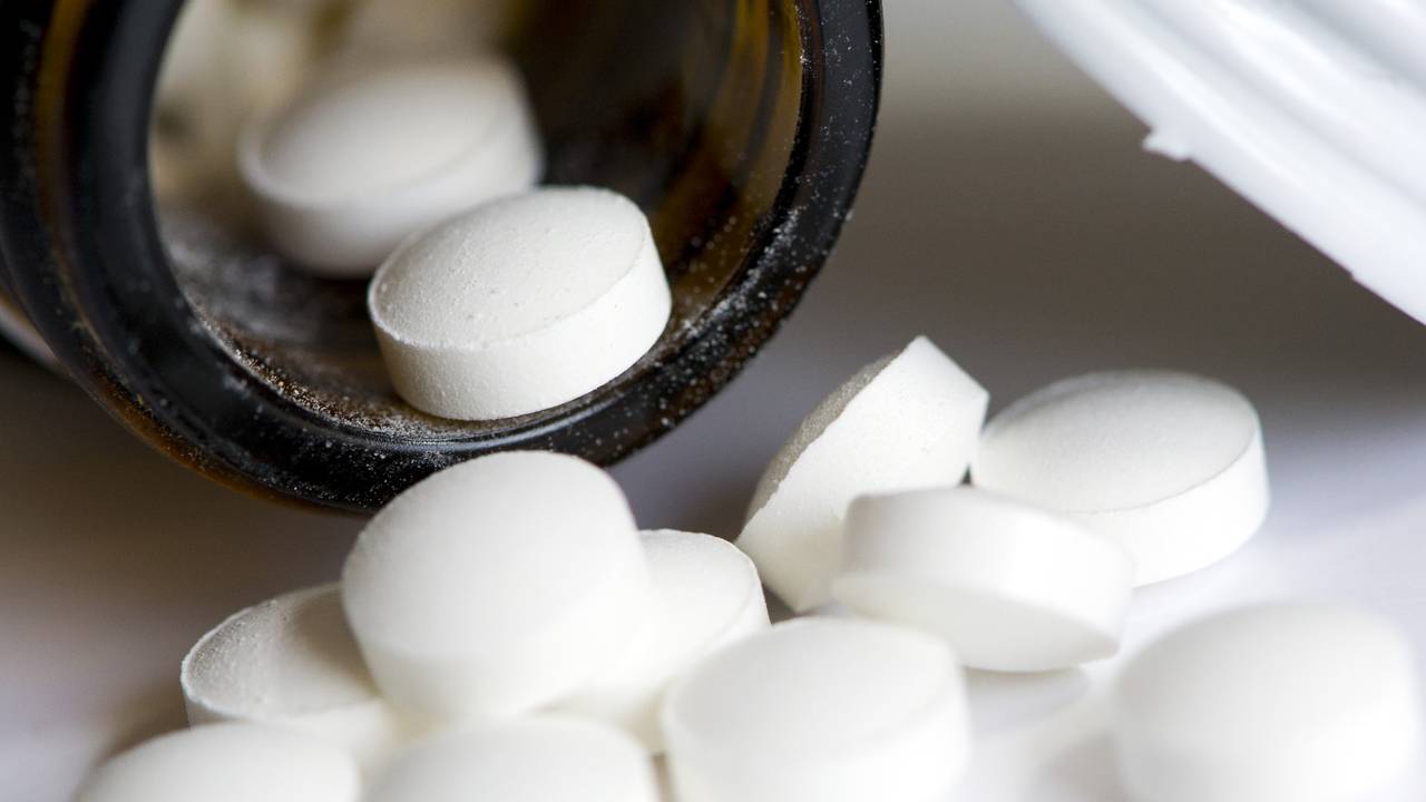 Illegale medicijnen, vuurwerk en wapens gevonden: vier verdachten opgepakt