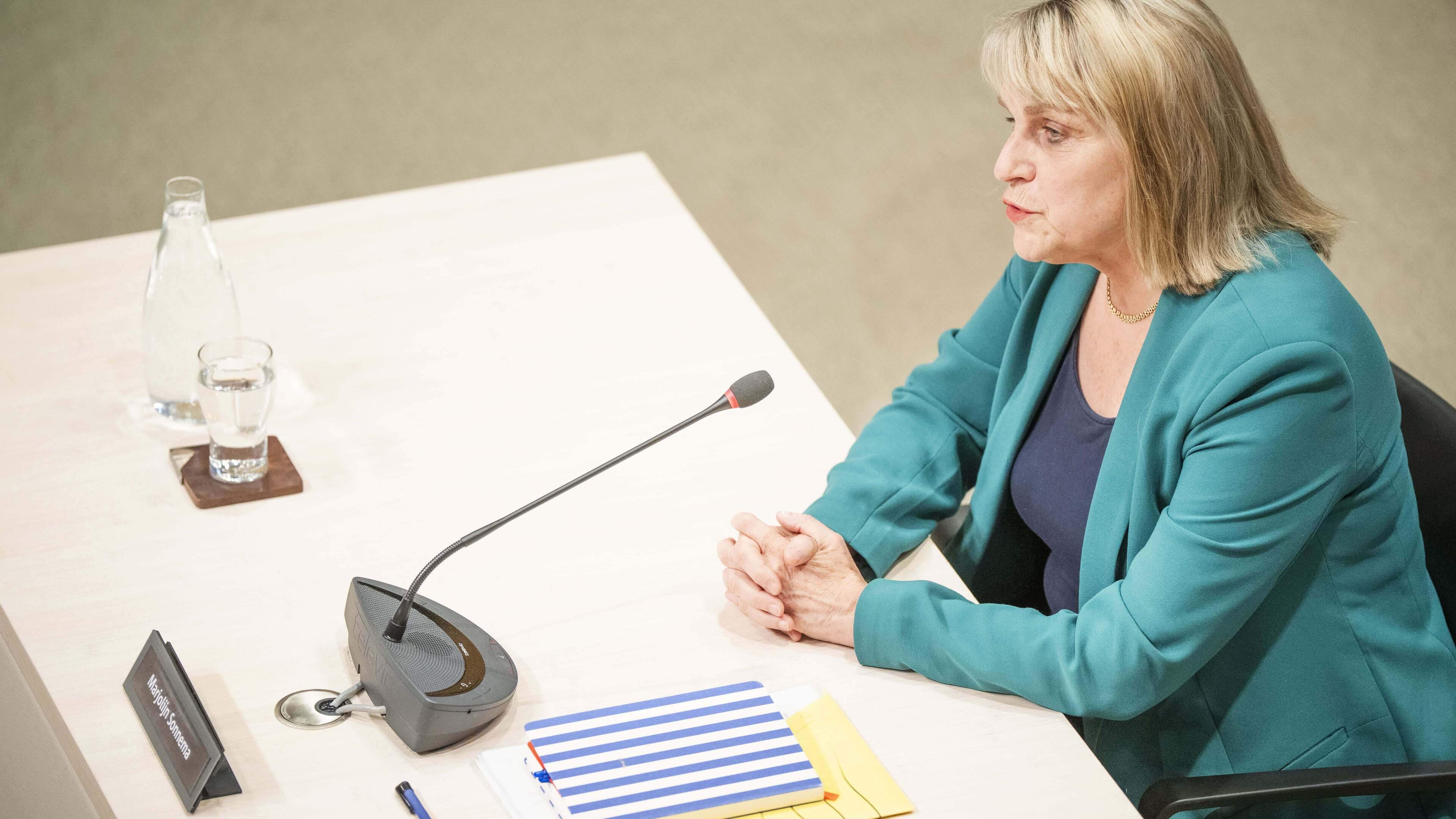 Coronaverhoren: ontbreken ’Plan B’ bij vaccinatie leidde ’mogelijk’ tot meer doden