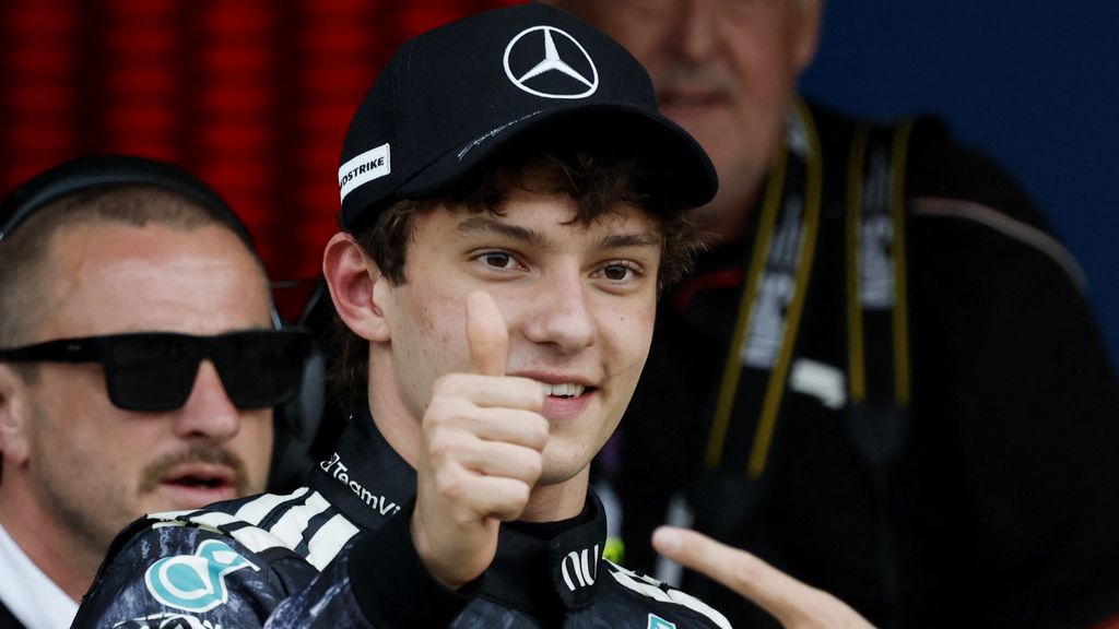 Antonelli wint GP van Japan na mazzel met safetycar, Verstappen kleurloos achtste