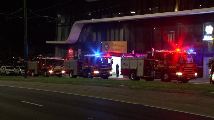 Homicide detectives investigating death of man in Box Hill apartment tower