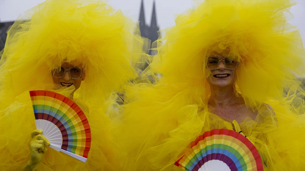 Pride Keulen massaal bezocht: 'We willen laten zien dat we er mogen zijn'