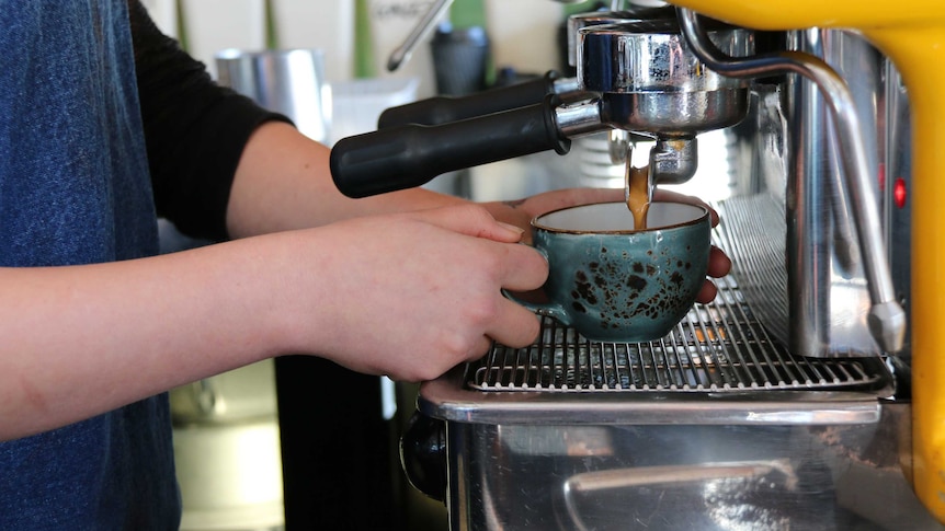 Minimum wage to lift by 6 per cent, award rate by 4.75 per cent