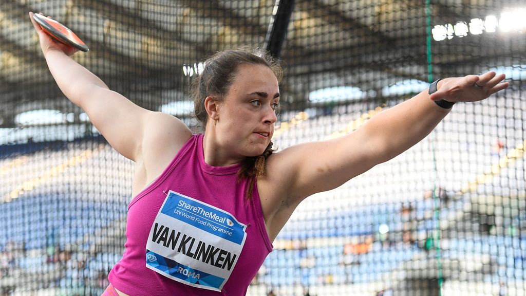 Van Klinken verbetert eigen Nederlands record bij het discuswerpen