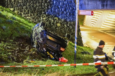 Als automobilist wegrijdt bij staandehouding, besluit politie te schieten: agent wordt nu vervolgd