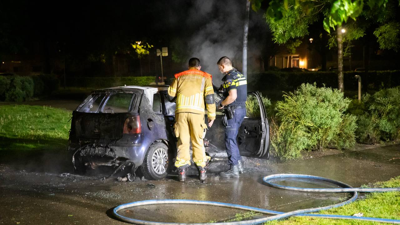 Autobrand in Etten-Leur: auto bewust naar park gebracht en aangestoken