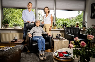 Nepbankmedewerker berooft Louise Marie (95) in eigen huis, maar zaak stopt: ‘Hoe kan dit me overkomen?’