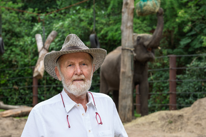 Dierenverzorger Marjo werd voor moordenaar uitgemaakt. ‘Ik heb intens gehuild om de dood van Mike’