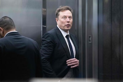 Musk schikt voor 1,5 miljoen dollar in zaak over aankoop Twitter