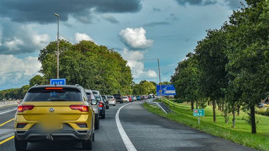 112-nieuws: A7 bij Foxhol afgesloten wegens spoedreparatie • Overval op tankstation Leek, politie houdt twee verdachten aan