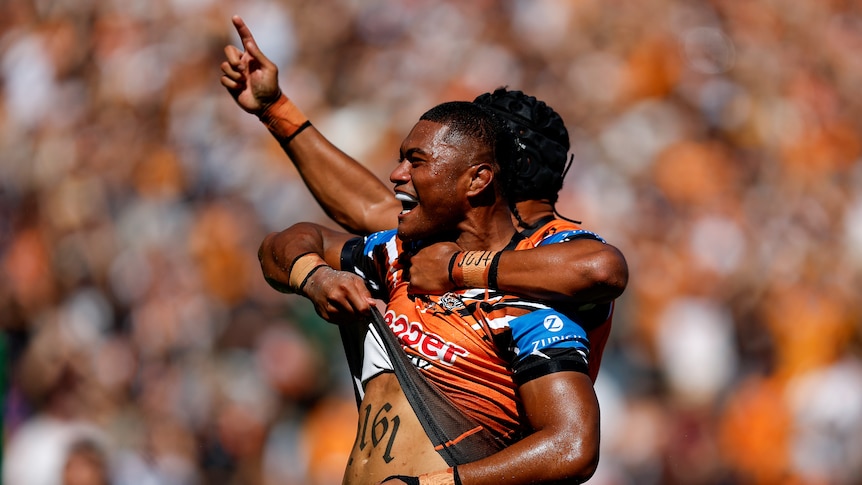 Live: Tigers kick off season with demolition of Cowboys
