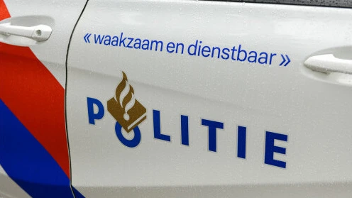 Kind van twee bevrijd uit oververhitte auto