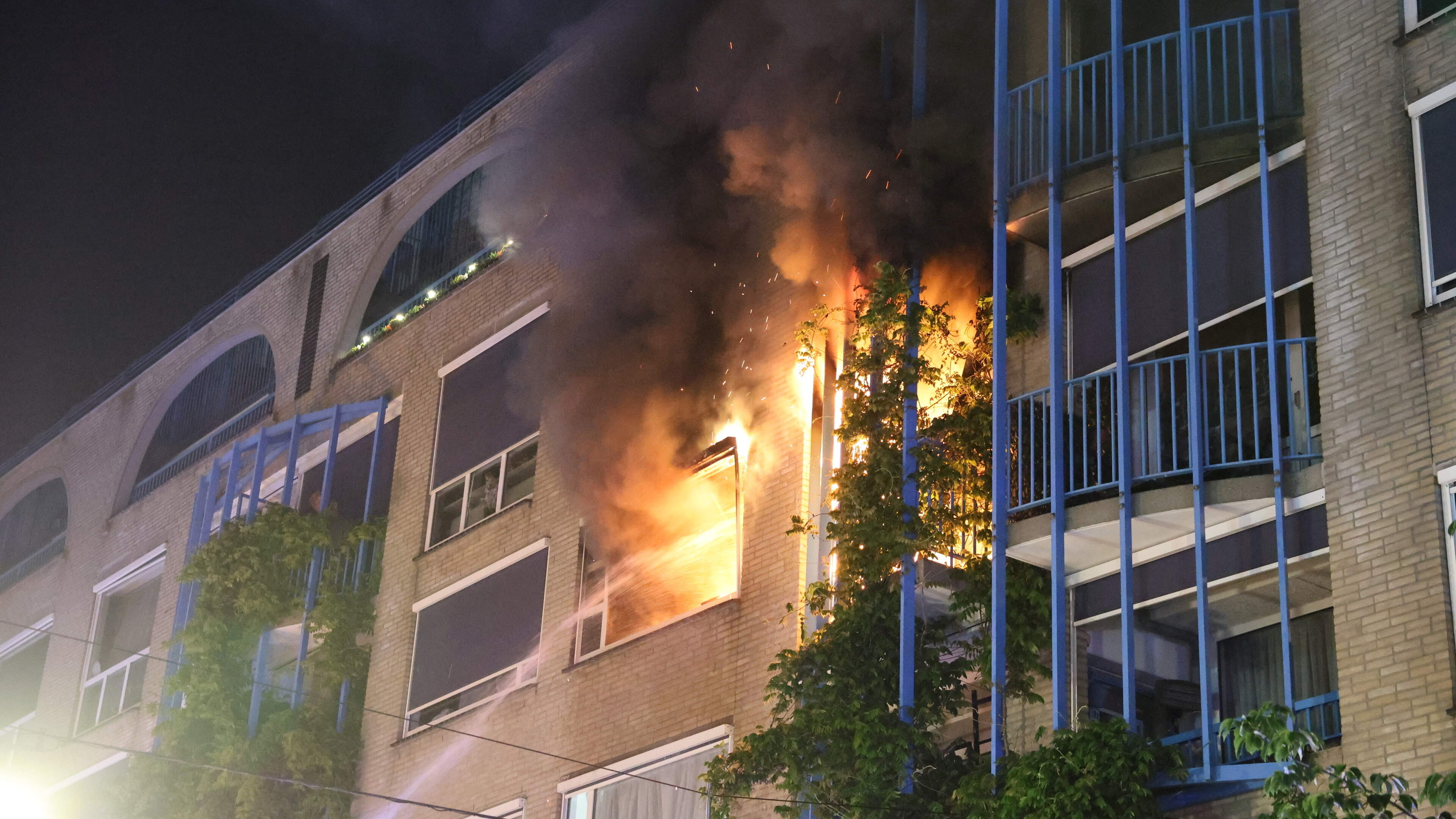 Bewoner overleden bij uitslaande brand in seniorencomplex Den Haag