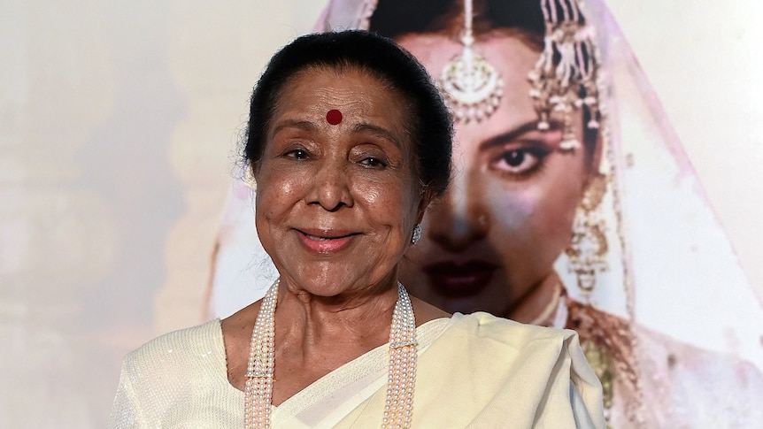 Legendary Bollywood singer Asha Bhosle dies aged 92