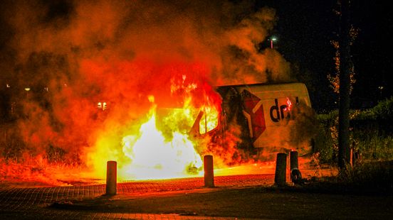Busje brandt volledig af in Nieuwegein