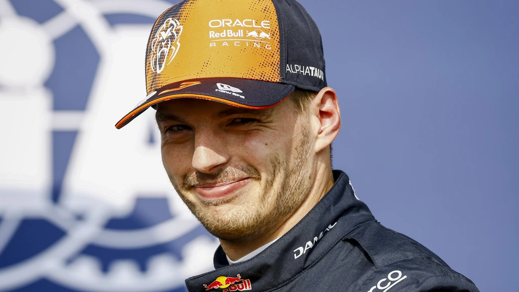 Verstappen looft teamgenoot Hadjar na slipstream: 'Het was krap, maar ik vertrouwde hem'